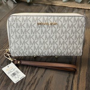 Michael Kors NEW leather jet set phone/wristlet